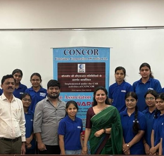 Close-up on the CONCOR banner and Dr. Shweta Laddha, same Safar 30 cohort photo, Indore
