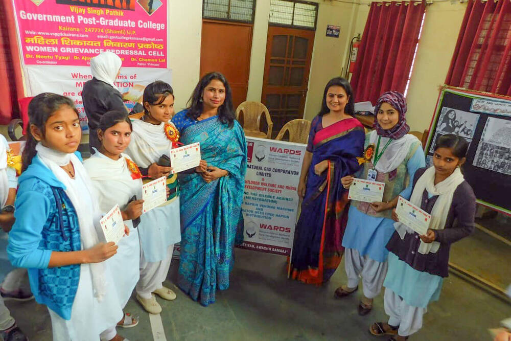 Dr. Shweta Laddha with students holding certificates, Kairana
